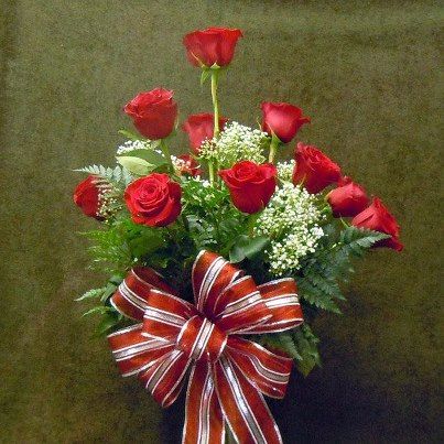 FlowerottageCortez-dozen-roses-with-ribbon